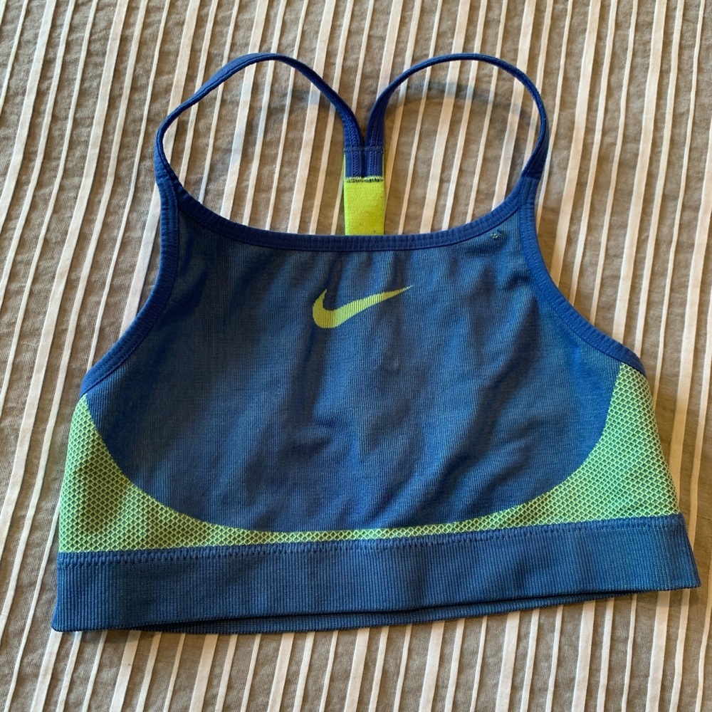 Girls Nike seamless sportsbra